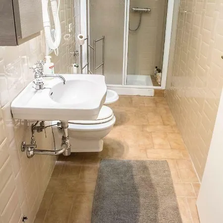 Apartment Tetto Farini 5- Per 4 *
